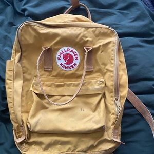 yellow fjallraven kanken backpack!